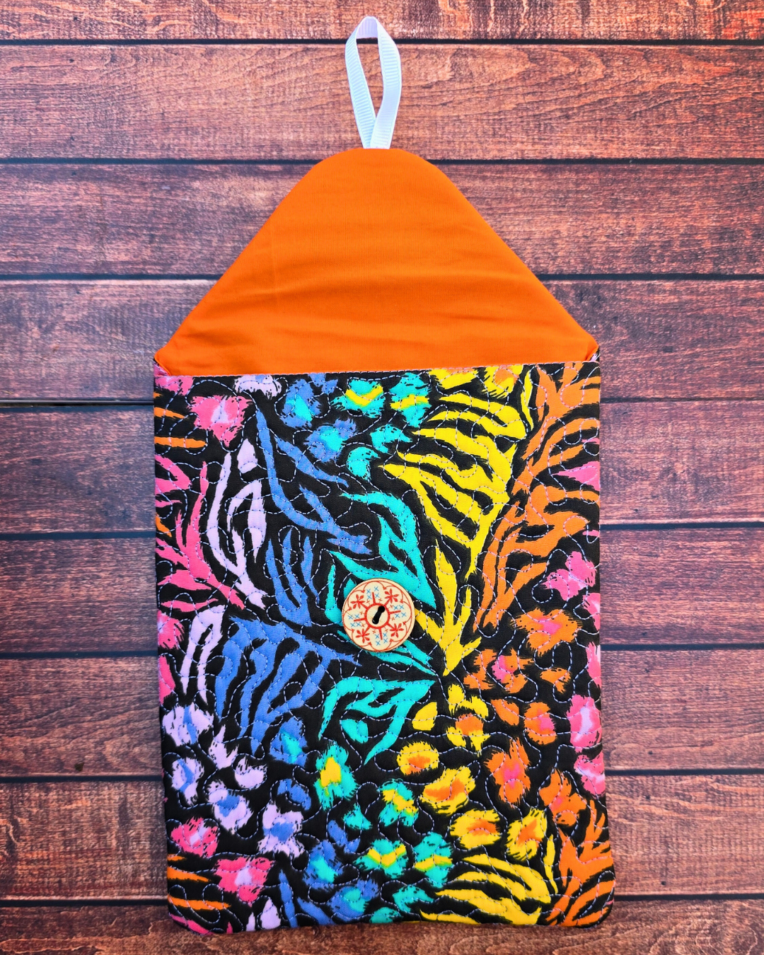 Bright Animal | Black | Kindle Kozie