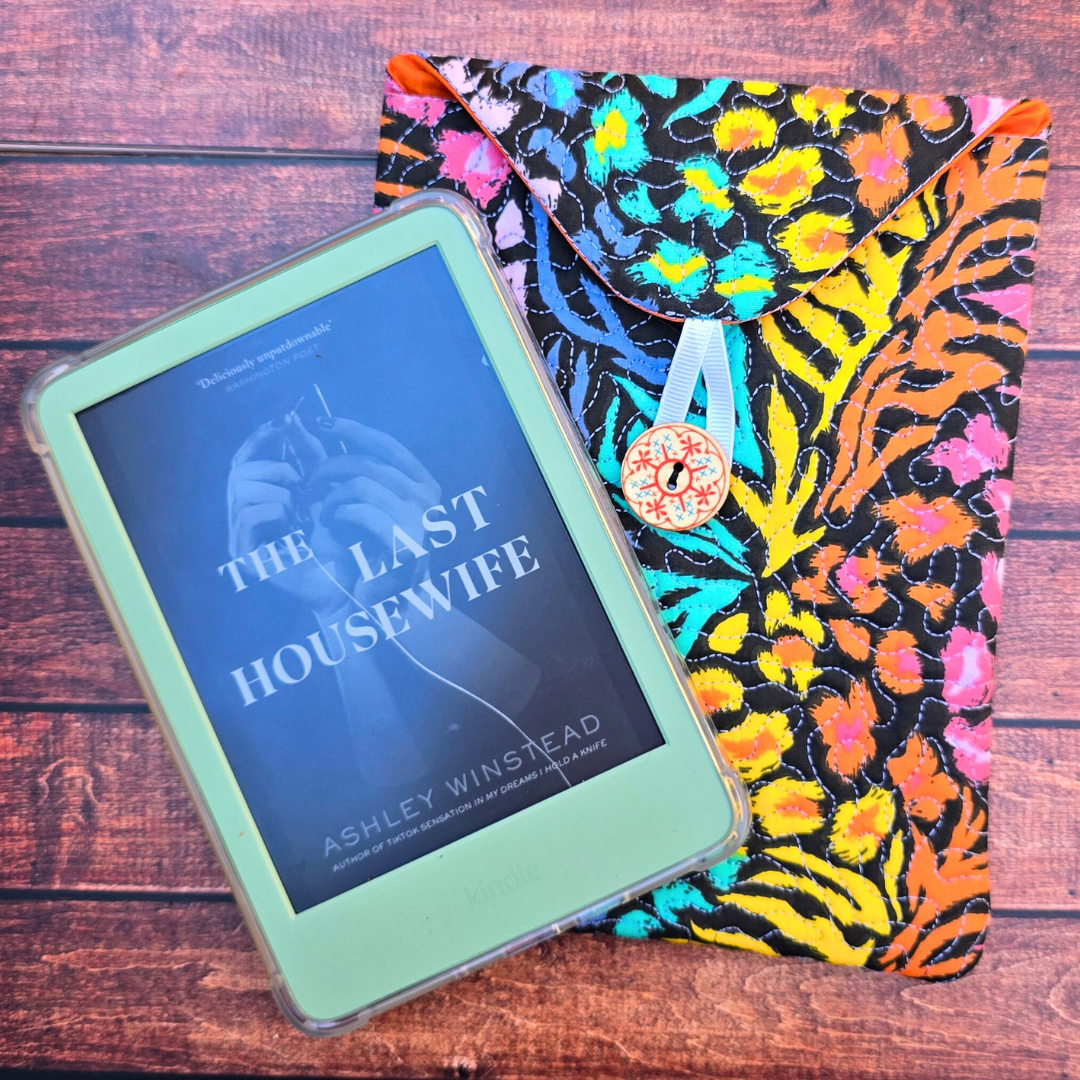 Bright Animal | Black | Kindle Kozie
