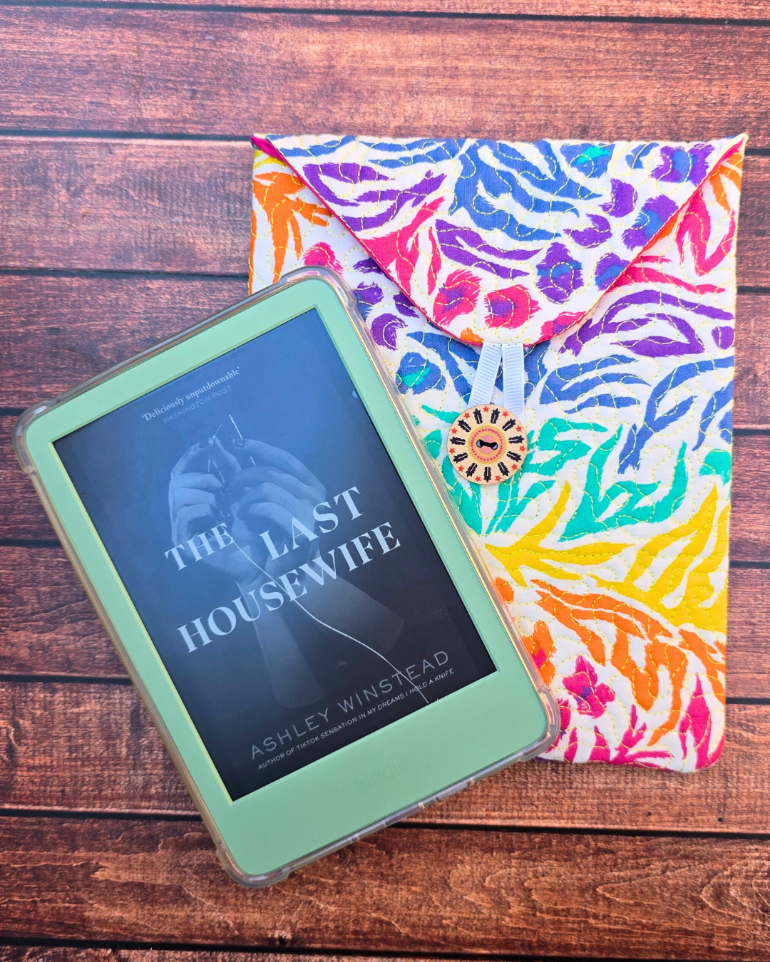 Bright Animal | White | Kindle Kozie