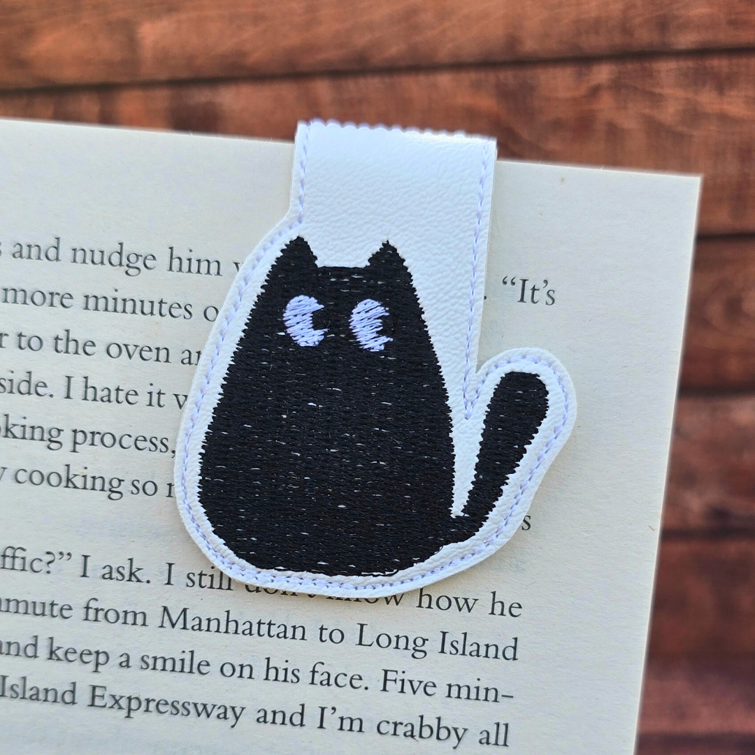Suspicious Cat | Magnetic Bookmark