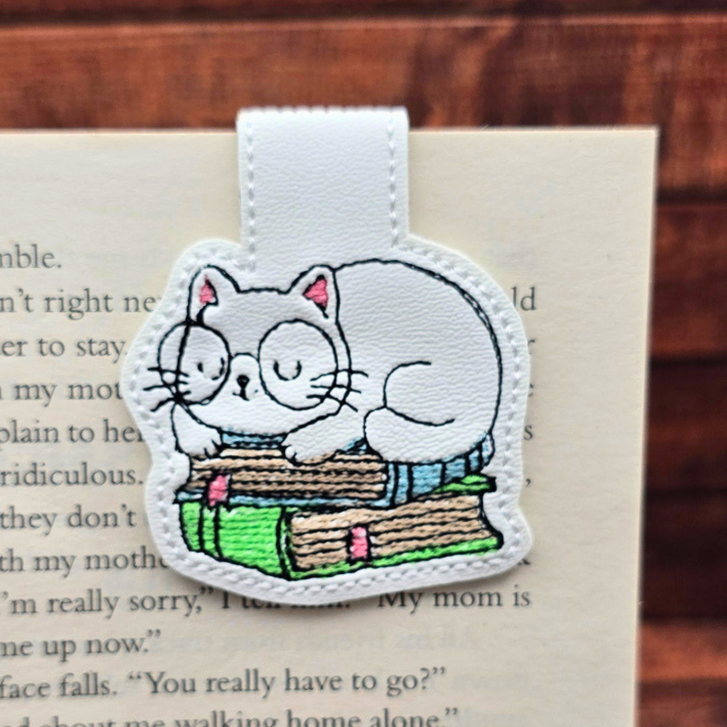 Bookish Cat | Magnetic Bookmark