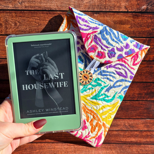 Bright Animal | White | Kindle Kozie