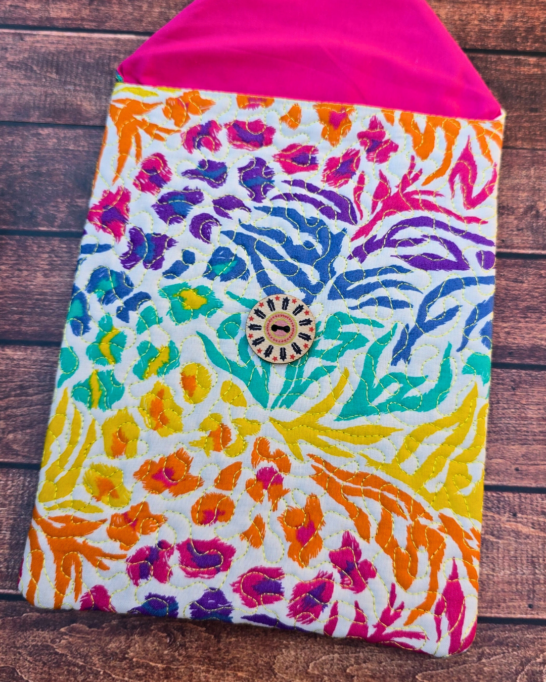 Bright Animal | White | Kindle Kozie