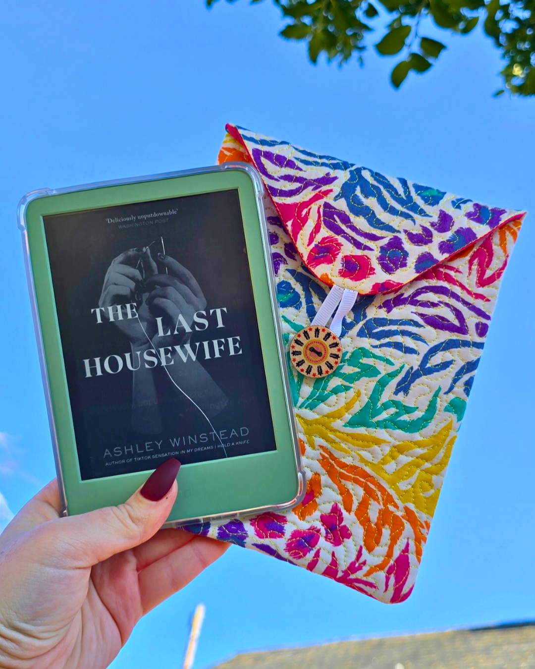 Bright Animal | White | Kindle Kozie